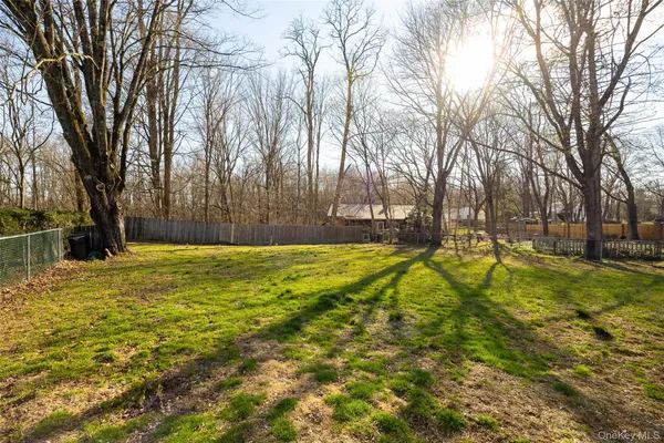 $399,000 | 6 Gale Drive, Poughkeepsie, NY 12603