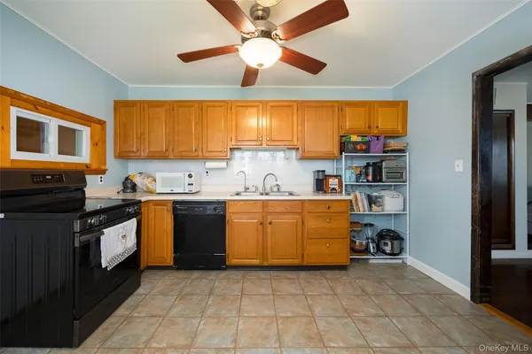 $399,000 | 6 Gale Drive, Poughkeepsie, NY 12603