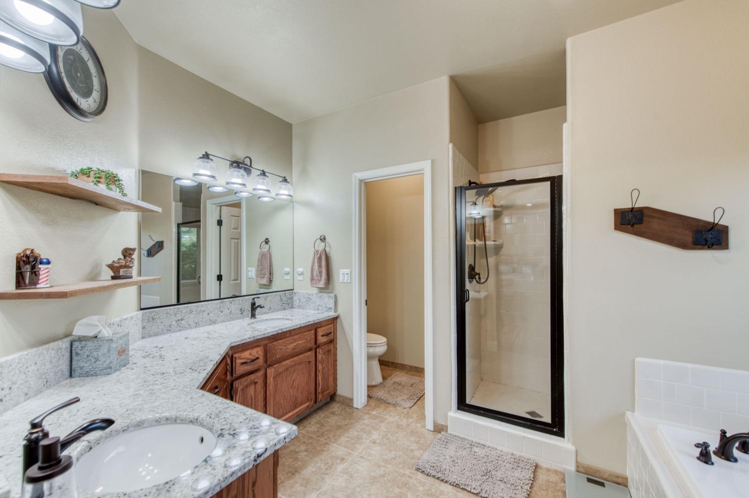 20431 Thermal Road Sanger, CA 93657 - Photo 25 of 88