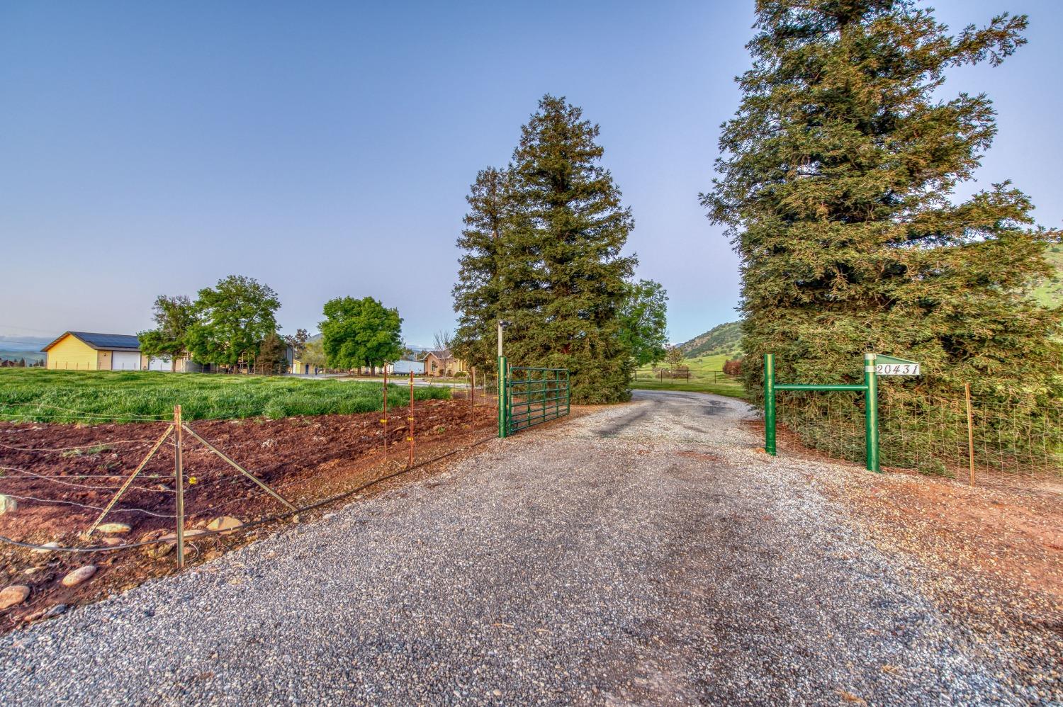 20431 Thermal Road Sanger, CA 93657 - Photo 49 of 88