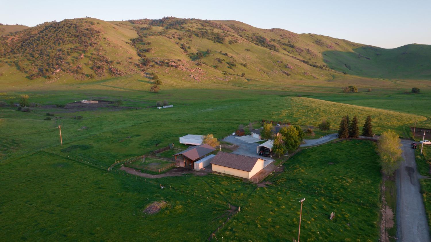 20431 Thermal Road Sanger, CA 93657 - Photo 82 of 88 a view of a mountain with a garden