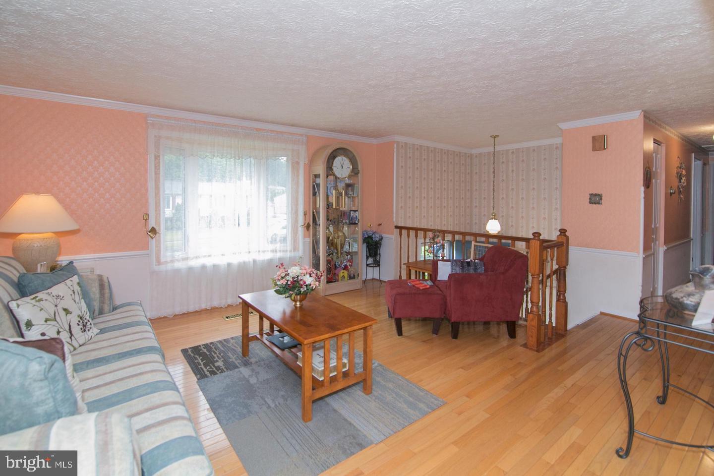 5804 Heming Avenue Springfield, VA 22151 - Photo 3 of 15