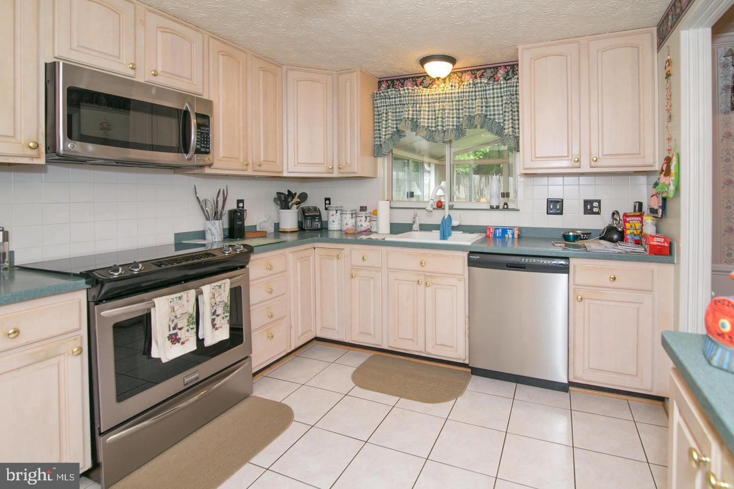 5804 Heming Avenue Springfield, VA 22151 - Photo 8 of 15