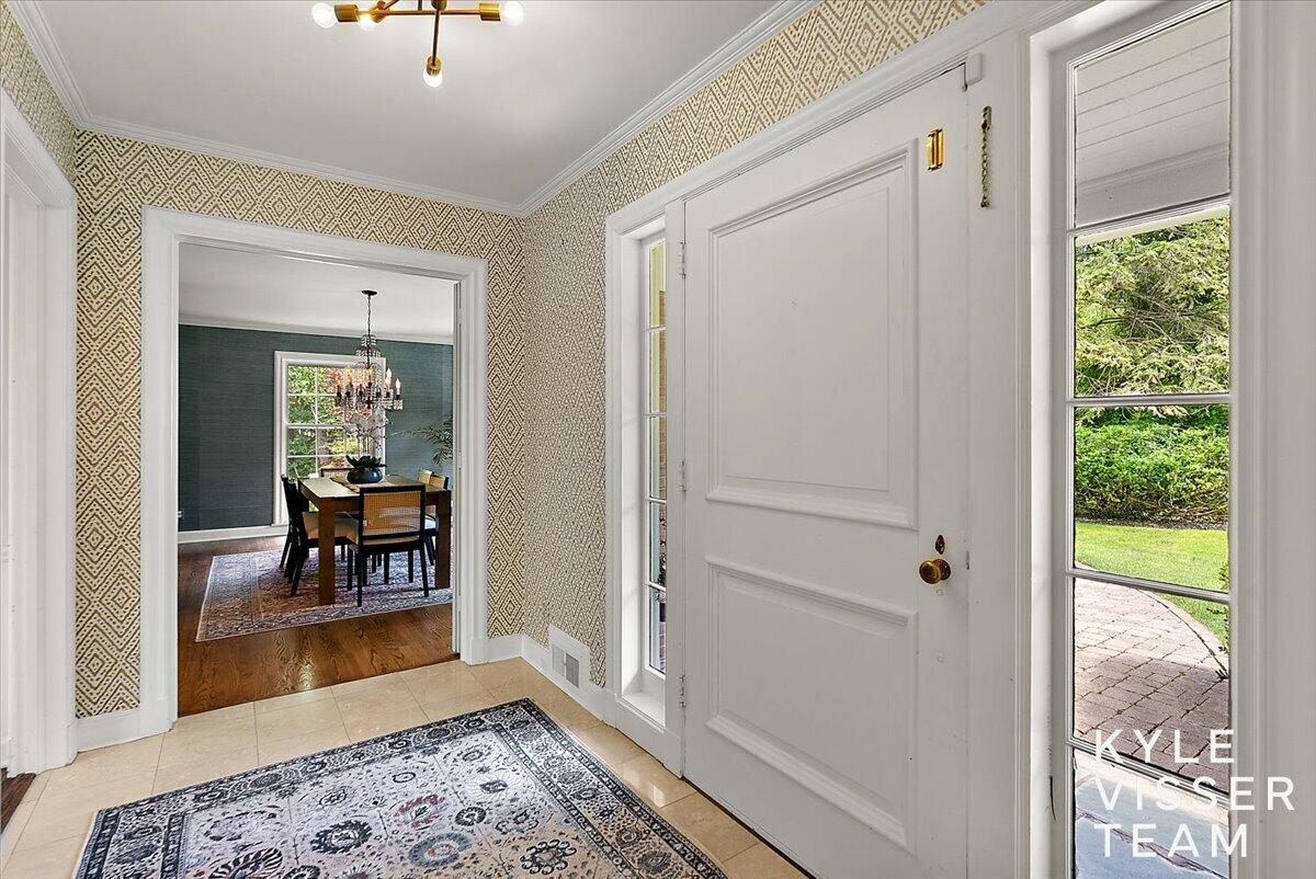 2089 Robinson Road Southeast Grand Rapids, MI 49506 - Photo 5 of 73 Foyer