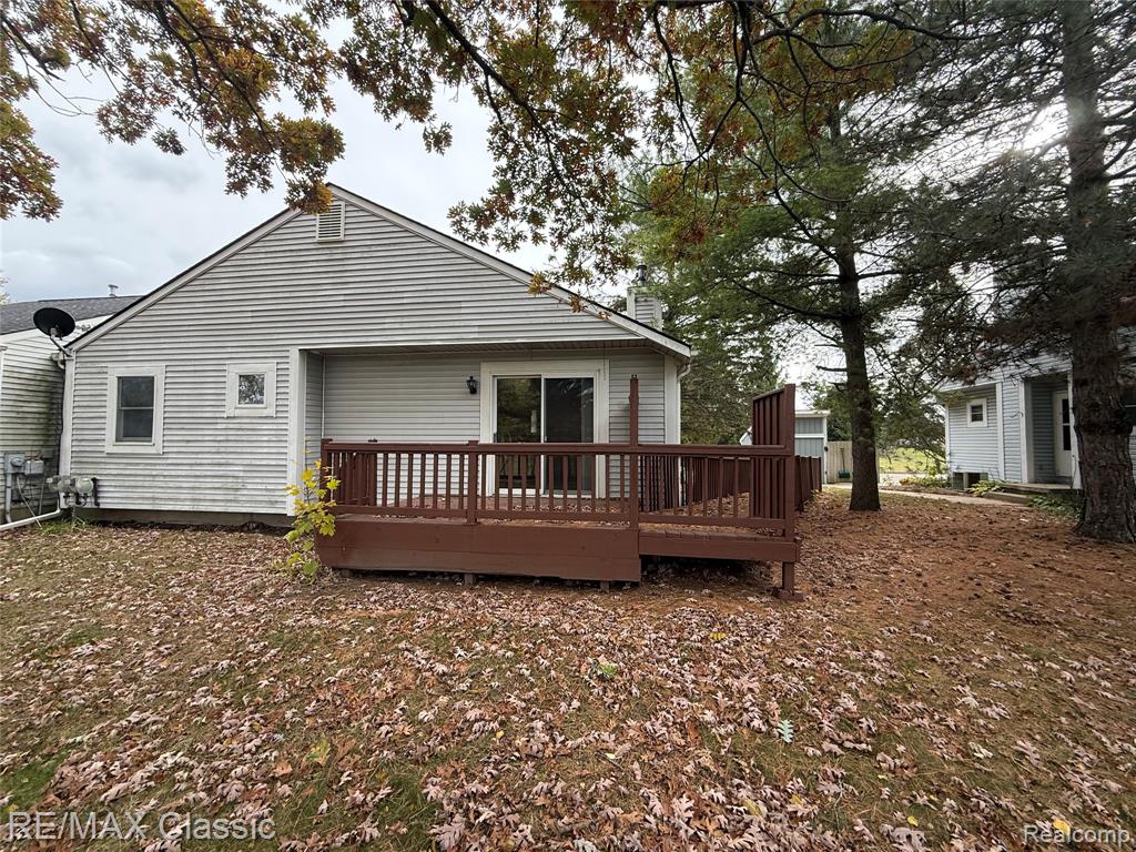2193 North Milford Road Highland, MI 48357 - Photo 2 of 14