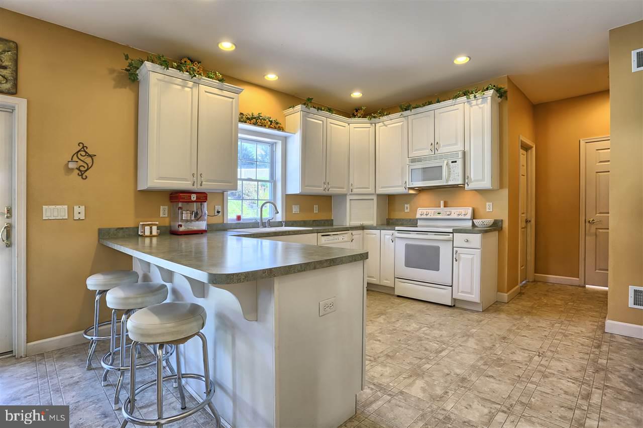 228 Willis Road Etters, PA 17319 - Photo 13 of 25 Gallery Image 13