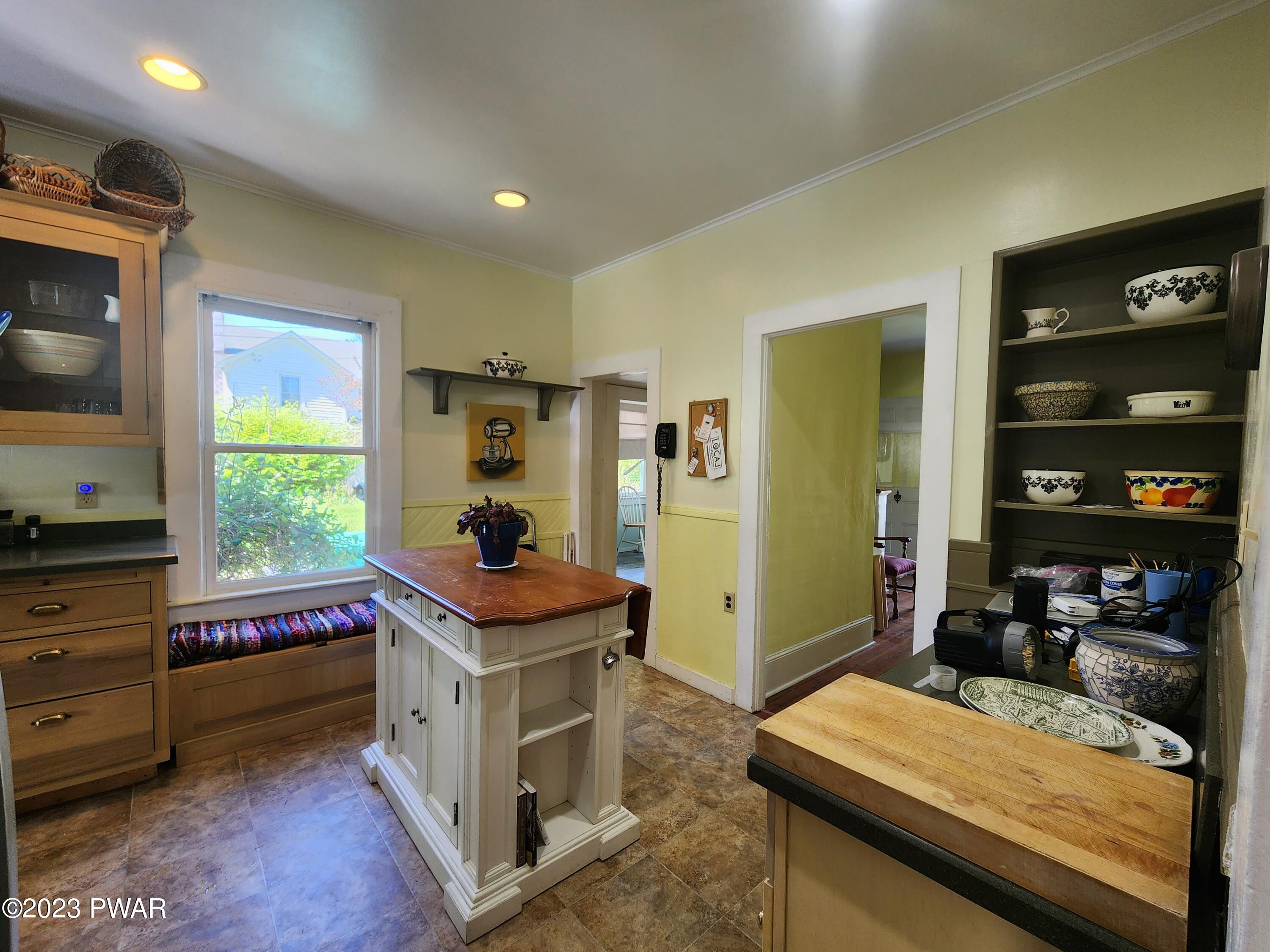 2587 River Road Damascus, PA 18415 - Photo 10 of 31 Center Island