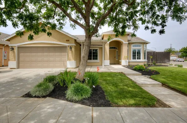 $475,000 | 5048 West Brown Avenue, Fresno, CA 93722