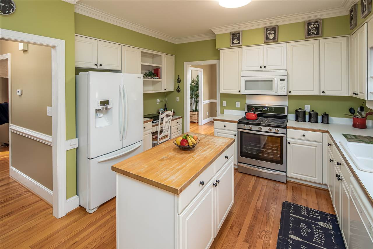 8704 Chatterleigh Circle Raleigh, NC 27615 - Photo 8 of 30 Kitchen