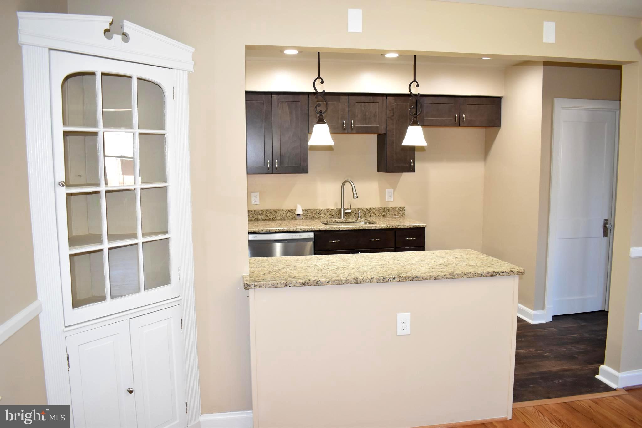 5149 Stafford Road Baltimore, MD 21229 - Photo 10 of 33 Built-in Cabinets