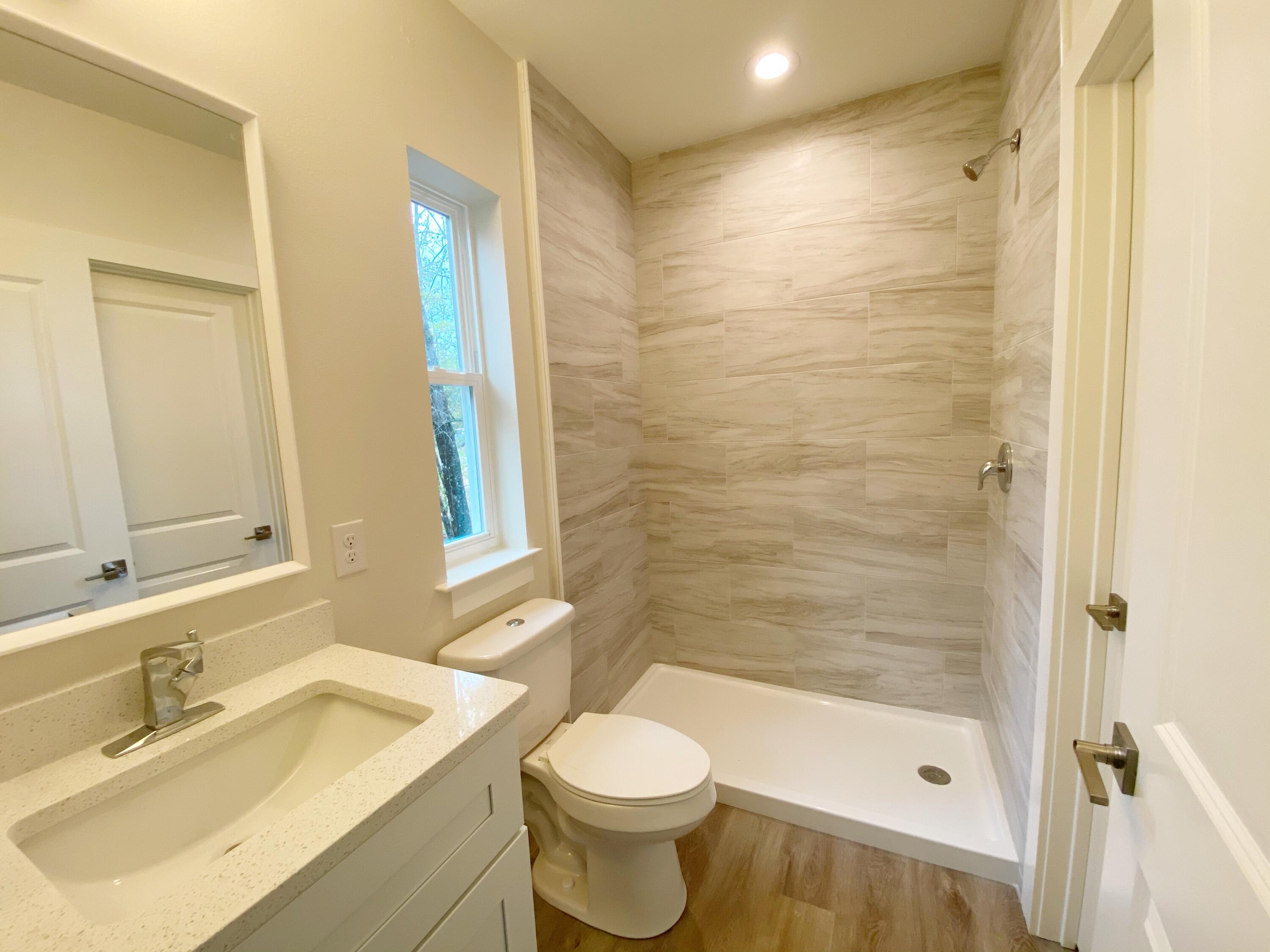 239 West Renoir Road DeFuniak Springs, FL 32433 - Photo 12 of 15 M. Bath Pictures of Previous Build