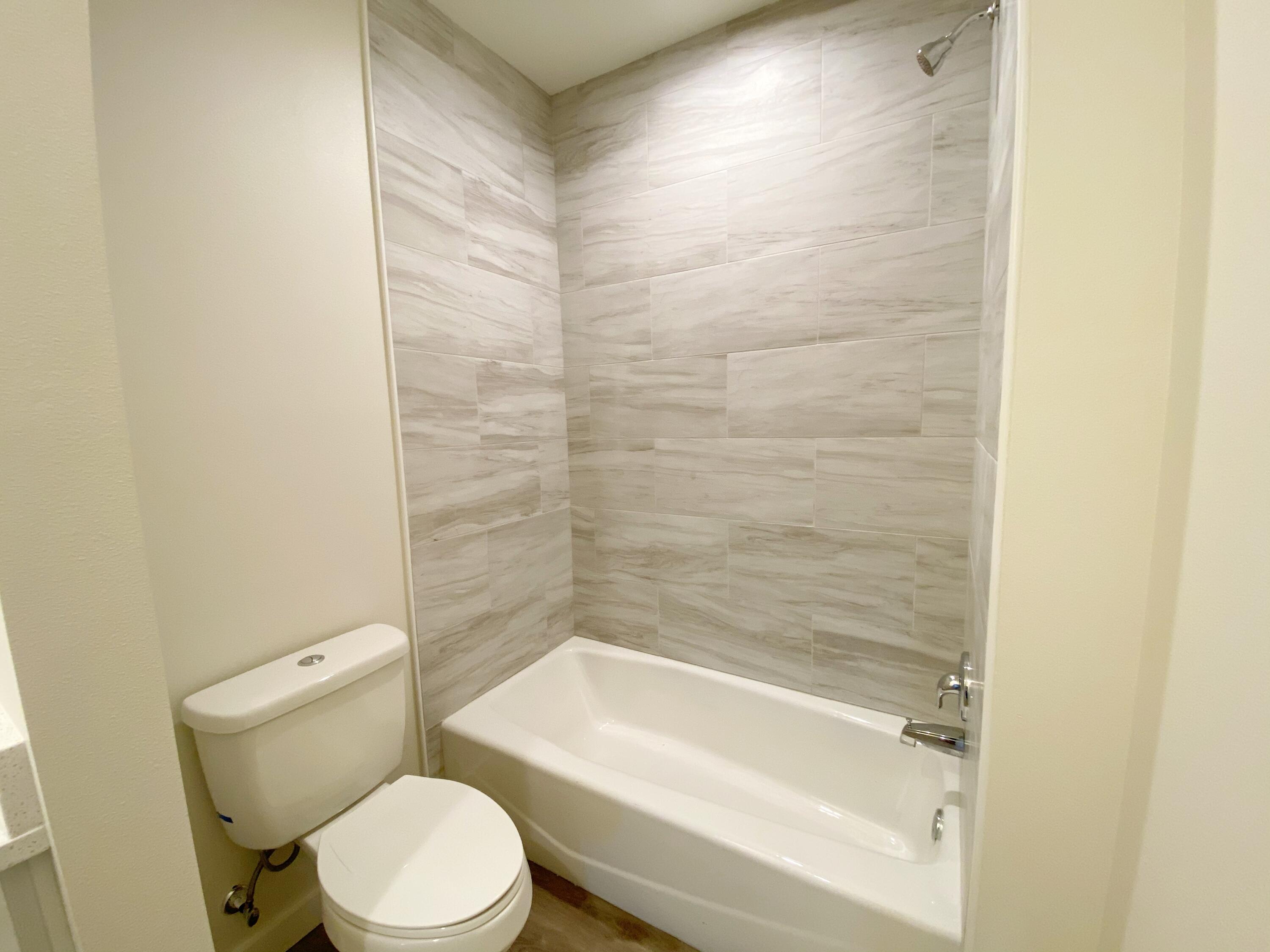 239 West Renoir Road DeFuniak Springs, FL 32433 - Photo 10 of 15 Hall Bath Pictures of Previous Build