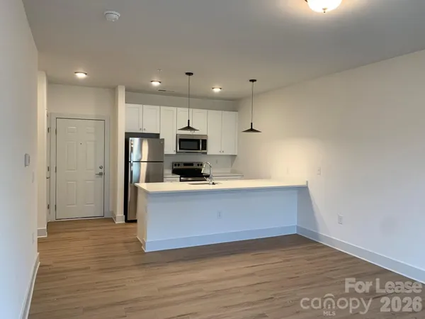 $1,680 | 3515 Markland Drive, Unit 301, Charlotte, NC 28208
