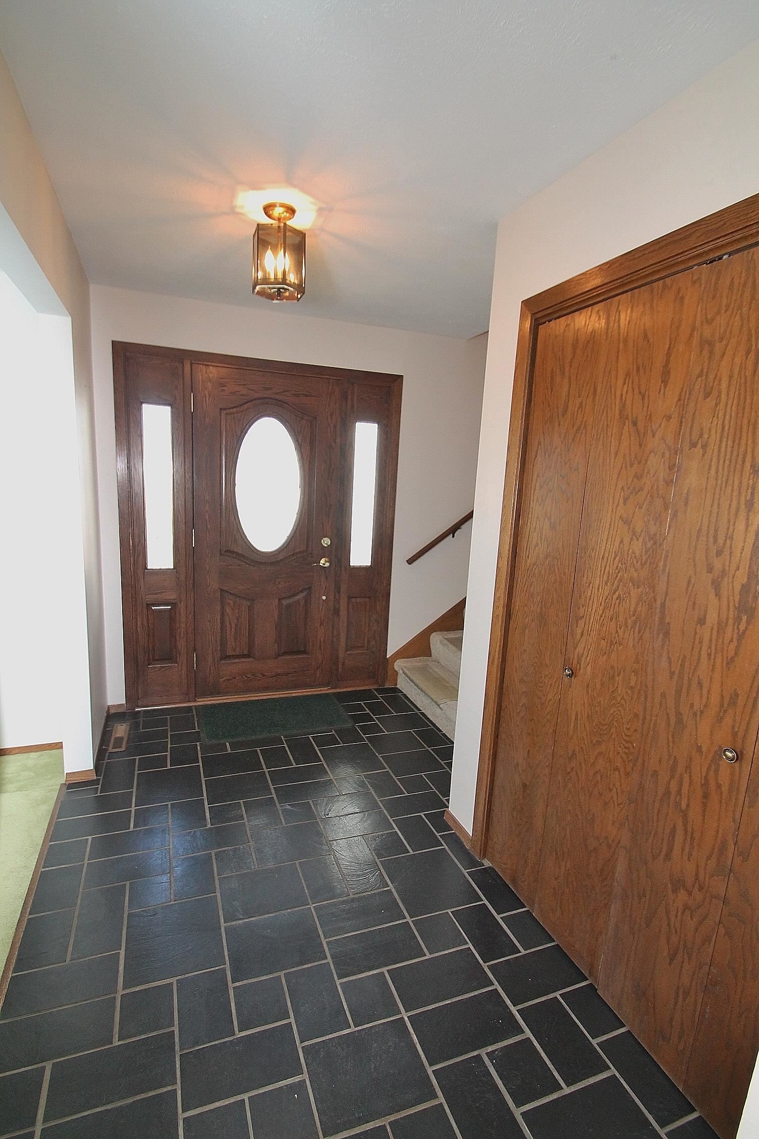 6112 Sorrel Tree Road Rockford, IL 61107 - Photo 4 of 42 Gallery Image 4