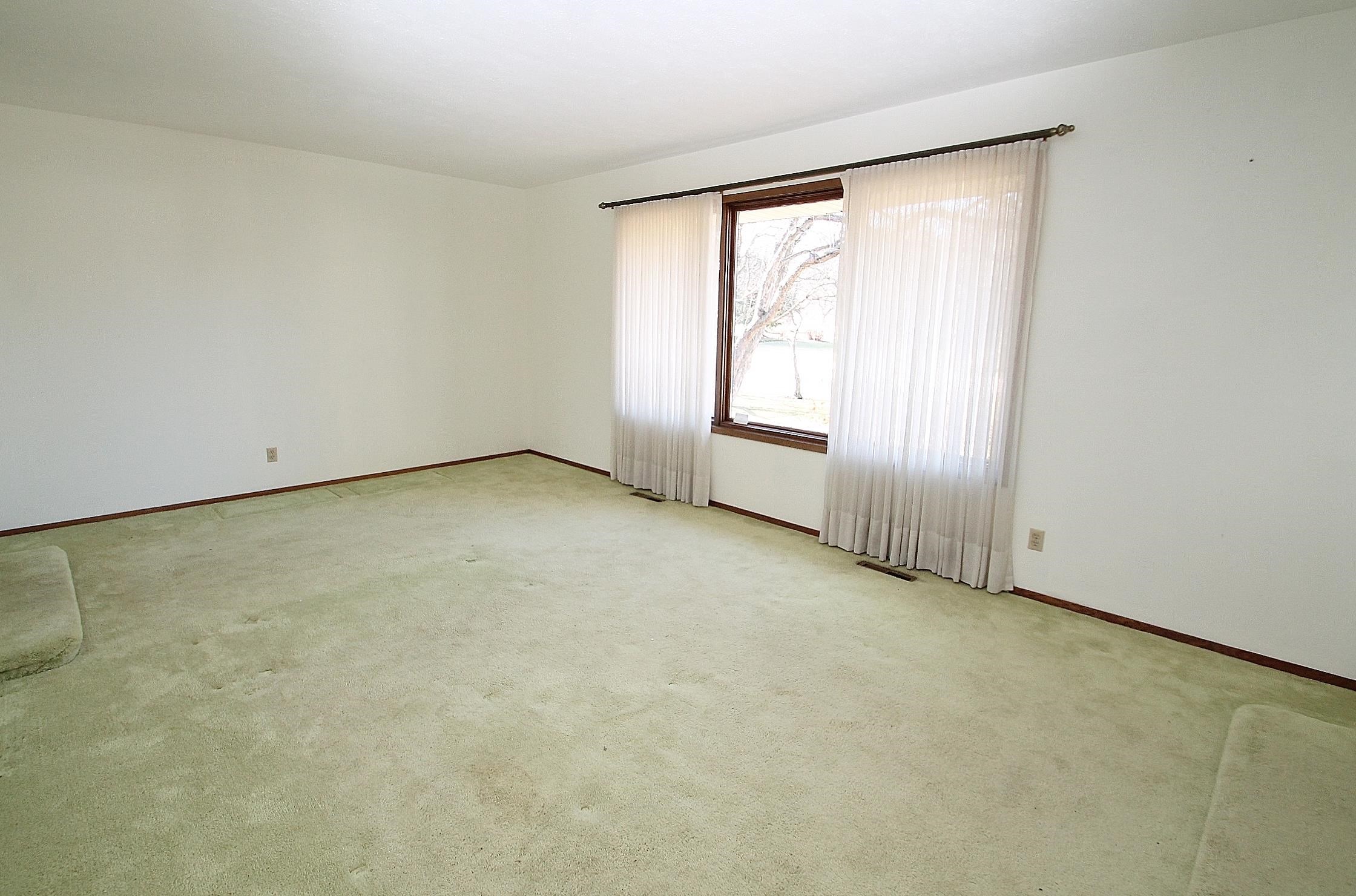 6112 Sorrel Tree Road Rockford, IL 61107 - Photo 7 of 42 Gallery Image 7