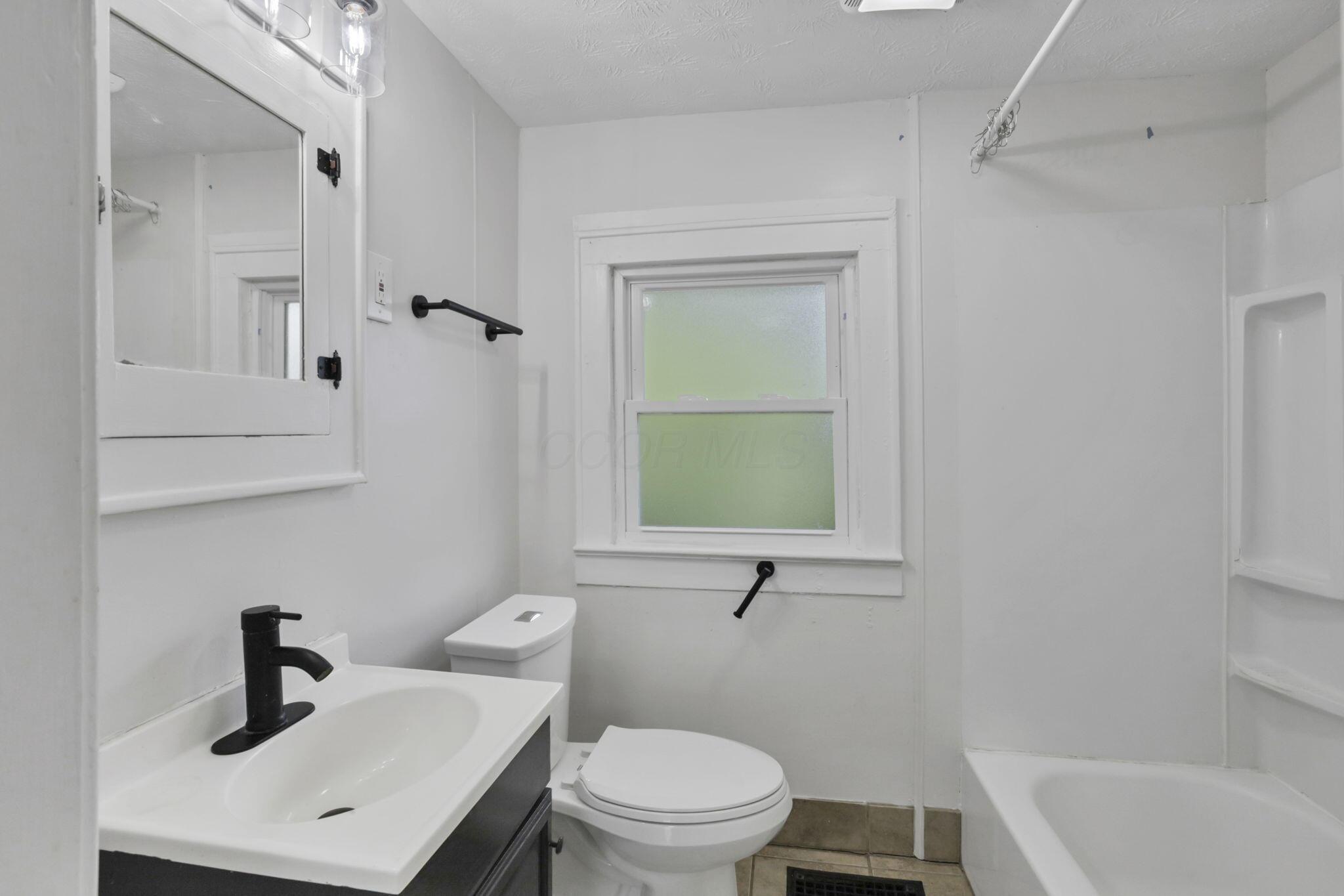 2365 Stelzer Road Columbus, OH 43219 - Photo 29 of 33 2365 Stelzer Road