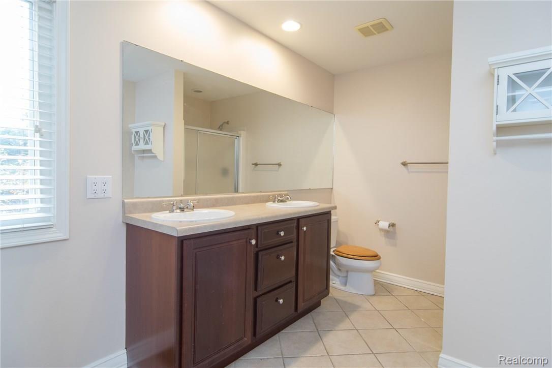 868 Lion Street Rochester, MI 48307 - Photo 25 of 42 DSC_0377.jpg