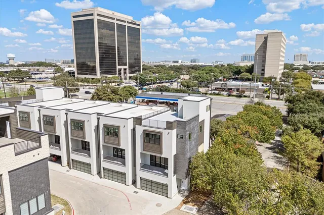 a picture of city view