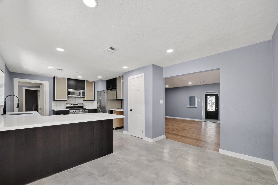 4727 Arvilla Lane Houston, TX 77021 - Photo 11 of 37