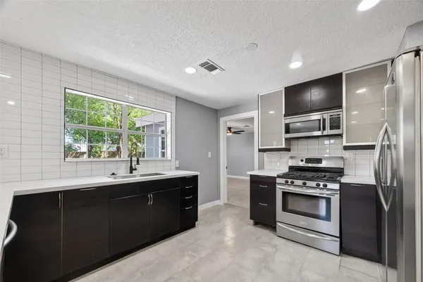$2,150 | 4727 Arvilla Lane, Houston, TX 77021