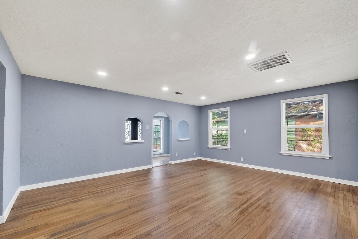 4727 Arvilla Lane Houston, TX 77021 - Photo 8 of 37