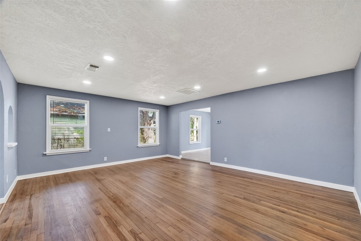 4727 Arvilla Lane Houston, TX 77021 - Photo 9 of 37