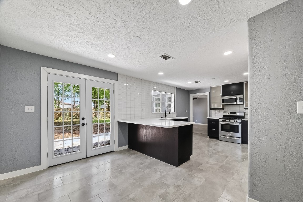 4727 Arvilla Lane Houston, TX 77021 - Photo 10 of 37