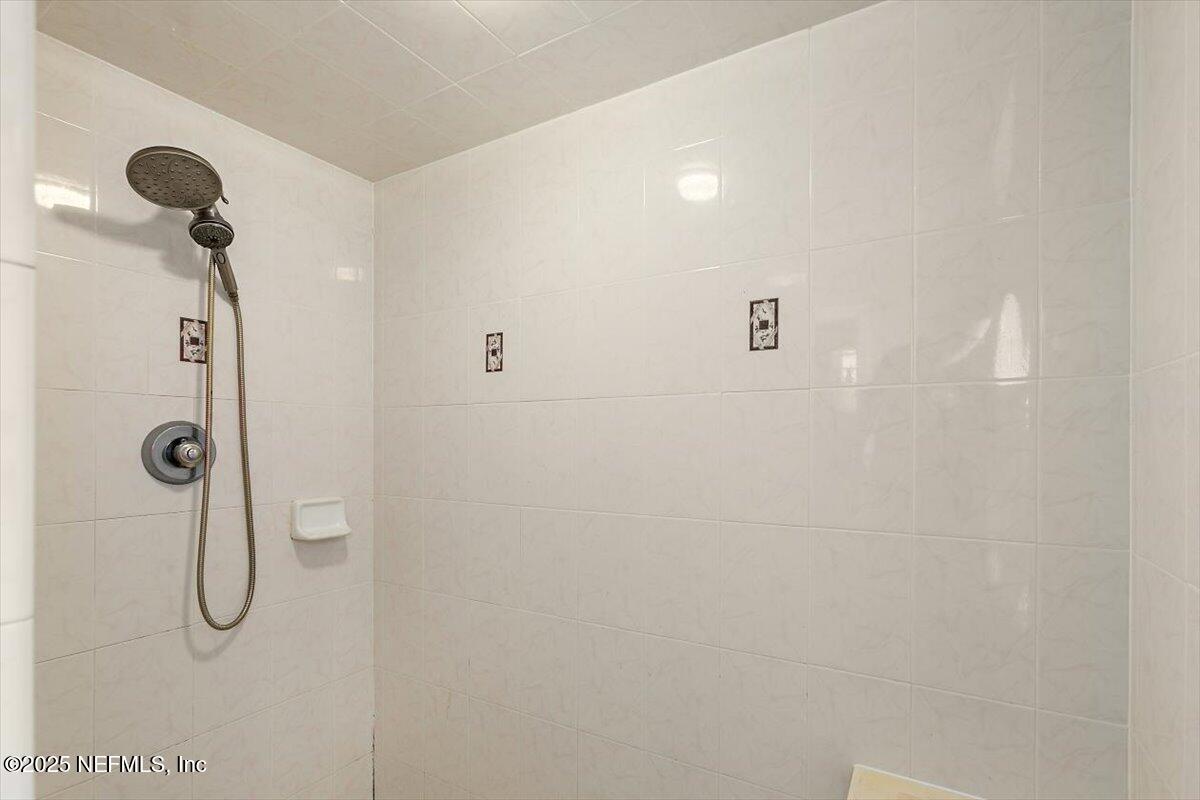 170 Secretary Trail Palm Coast, FL 32164 - Photo 14 of 22 17-Primary Bathroom