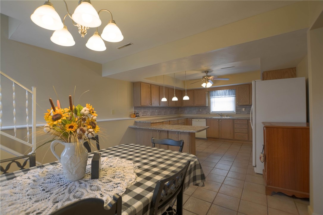 542 Buckingham Drive Decatur, IL 62526 - Photo 12 of 37 Gallery Image 12