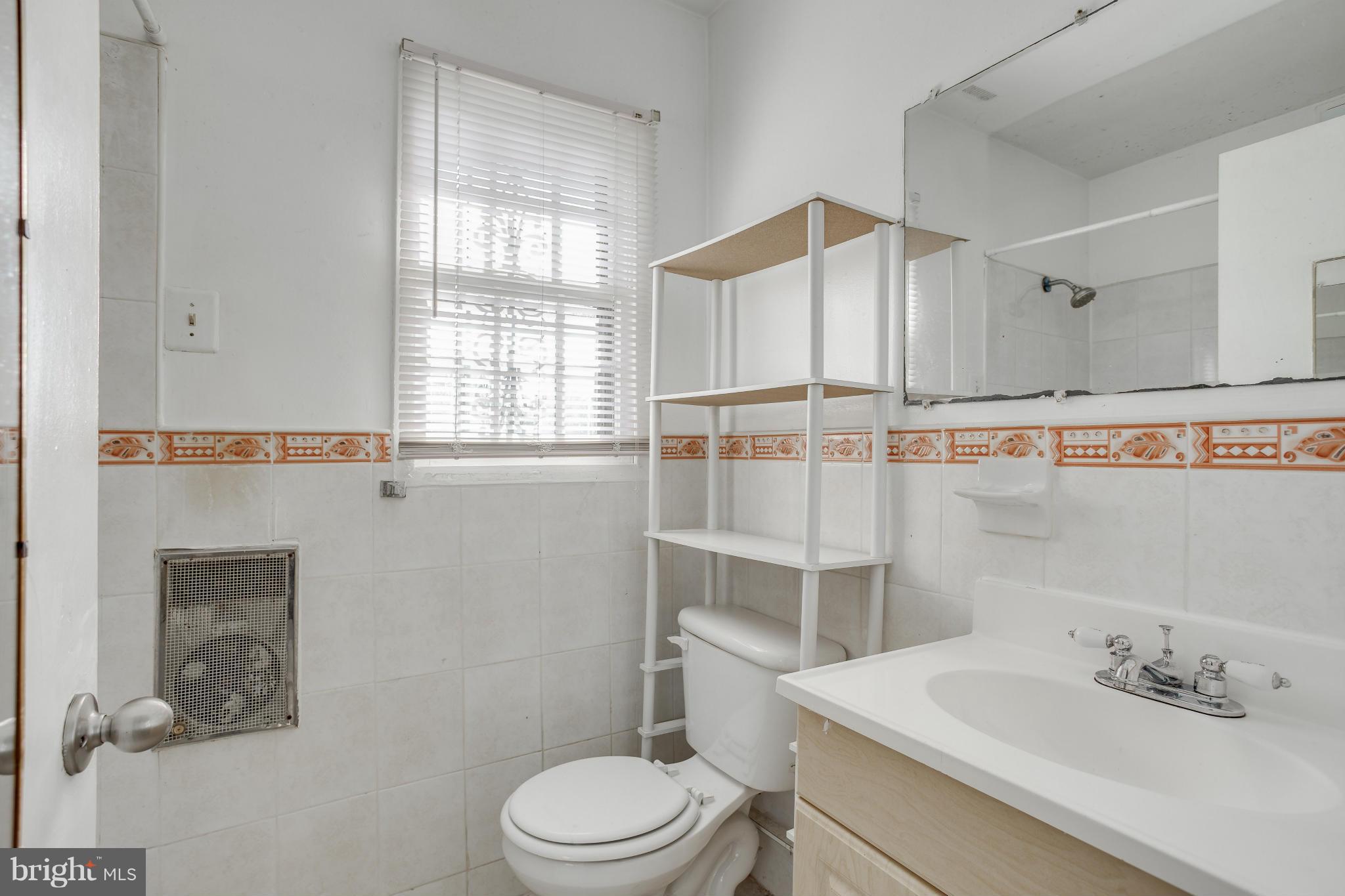 7157 Fairbrook Road Baltimore, MD 21244 - Photo 20 of 27 Bath (Master)