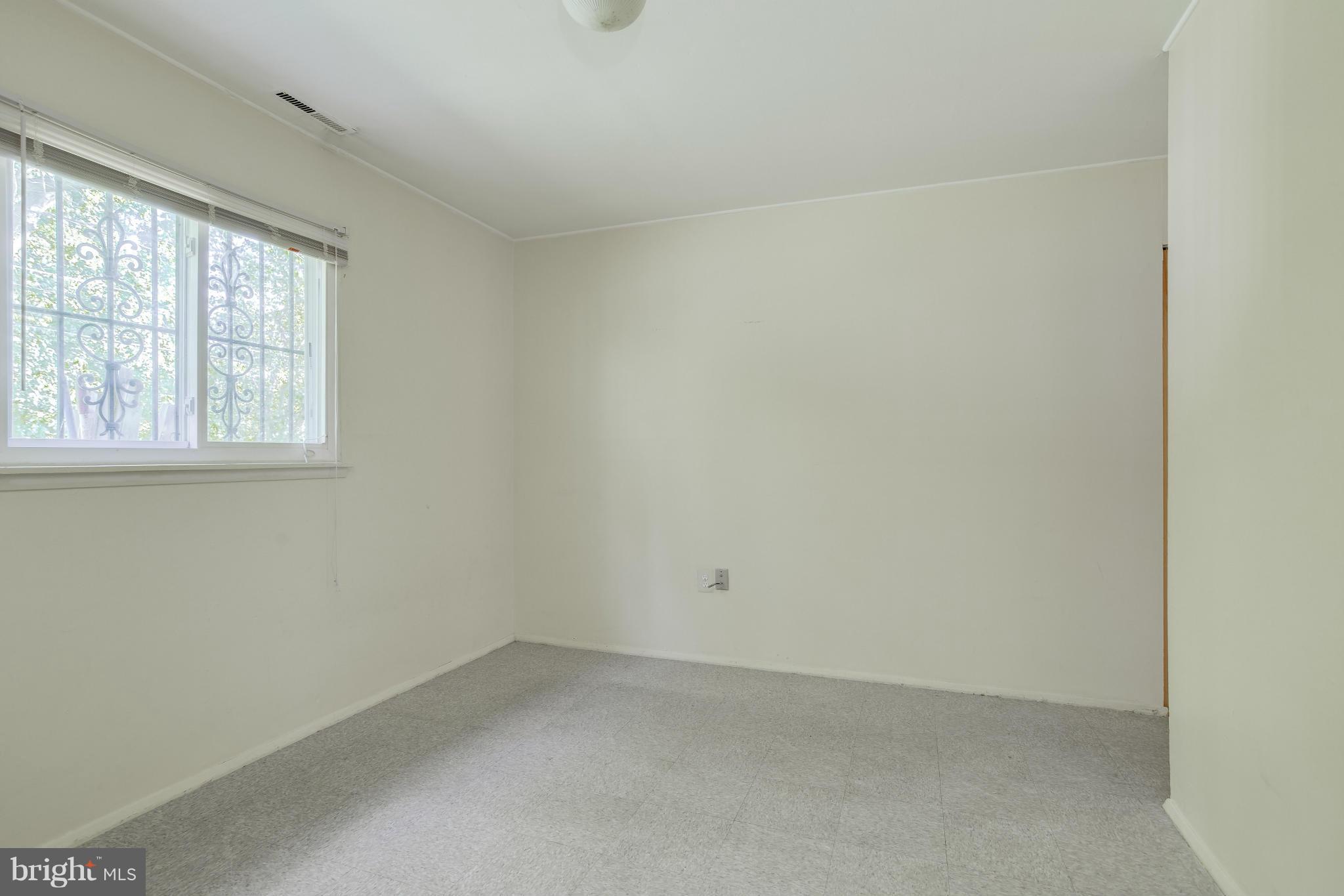 7157 Fairbrook Road Baltimore, MD 21244 - Photo 23 of 27 Bedroom