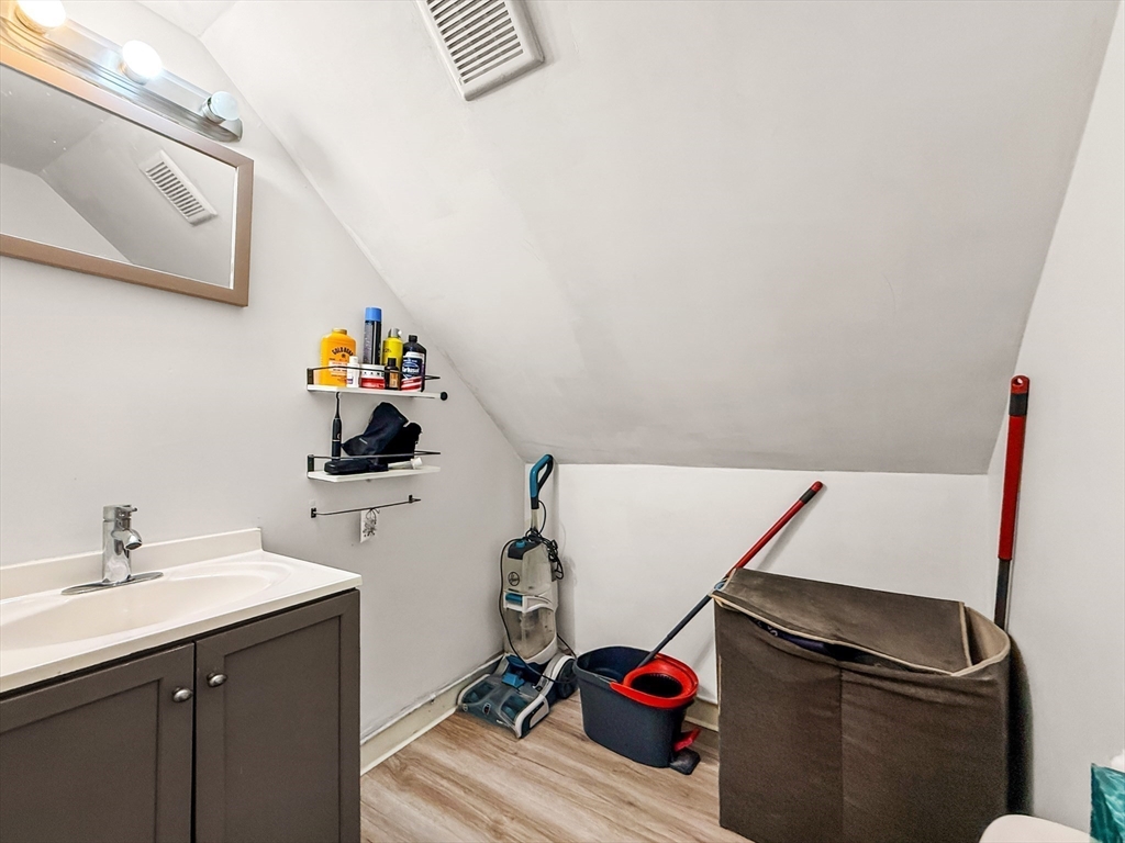 76 Baldwin Avenue Everett, MA 02149 - Photo 26 of 42