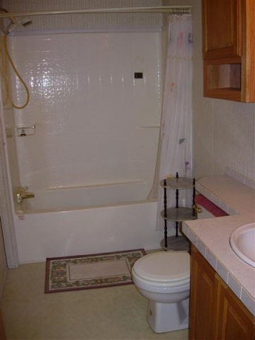 5824 Baker Road Bridgeport, MI 48722 - Photo 10 of 14 20036517-9.JPG