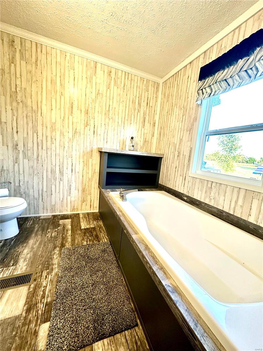 12036 Highway 28 Vichy, MO 65580 - Photo 15 of 32