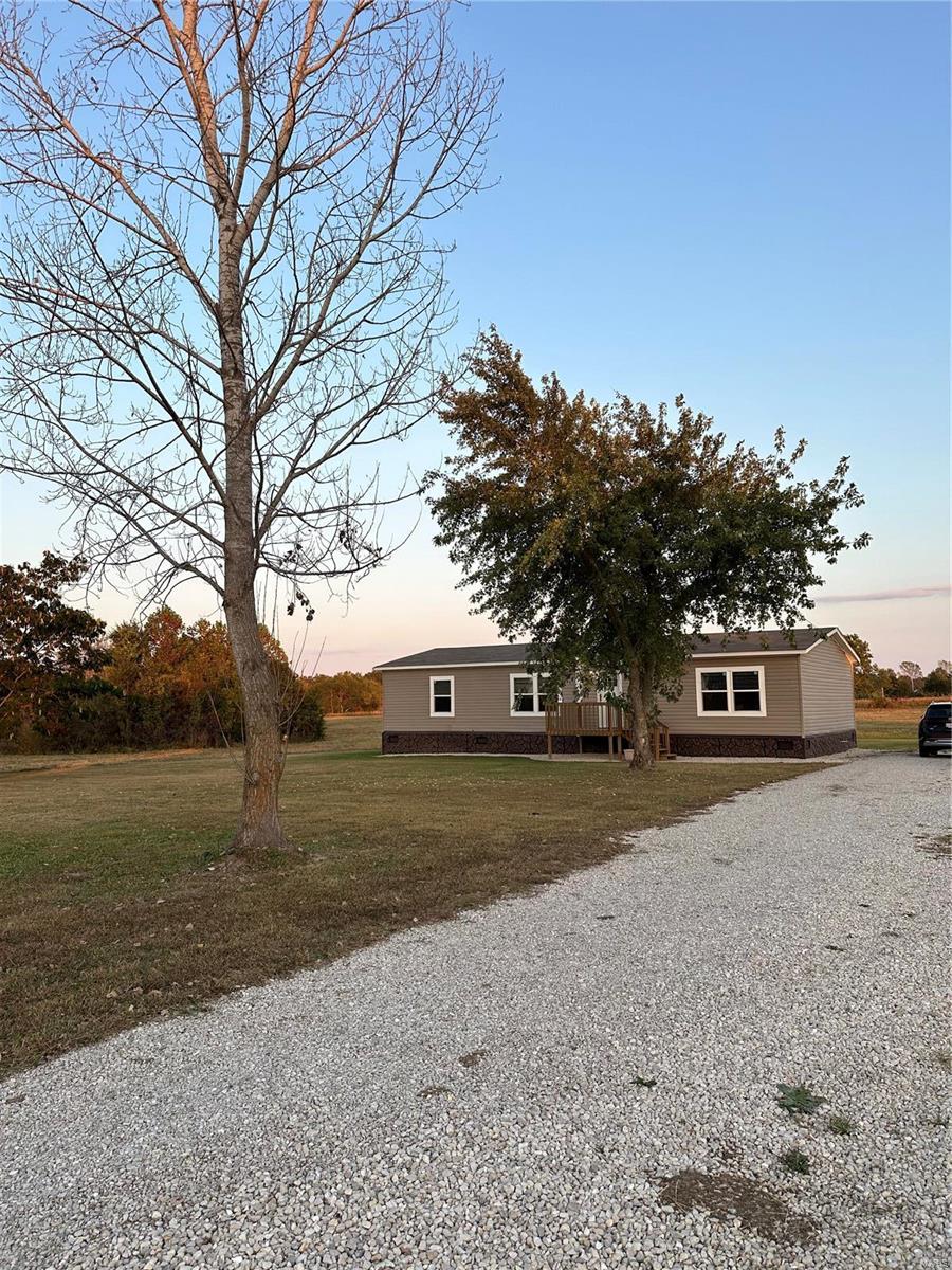 12036 Highway 28 Vichy, MO 65580 - Photo 29 of 32