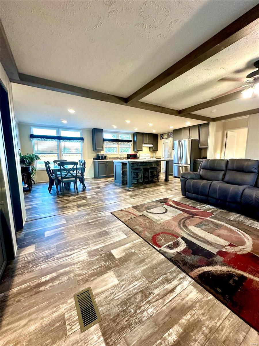 12036 Highway 28 Vichy, MO 65580 - Photo 7 of 32