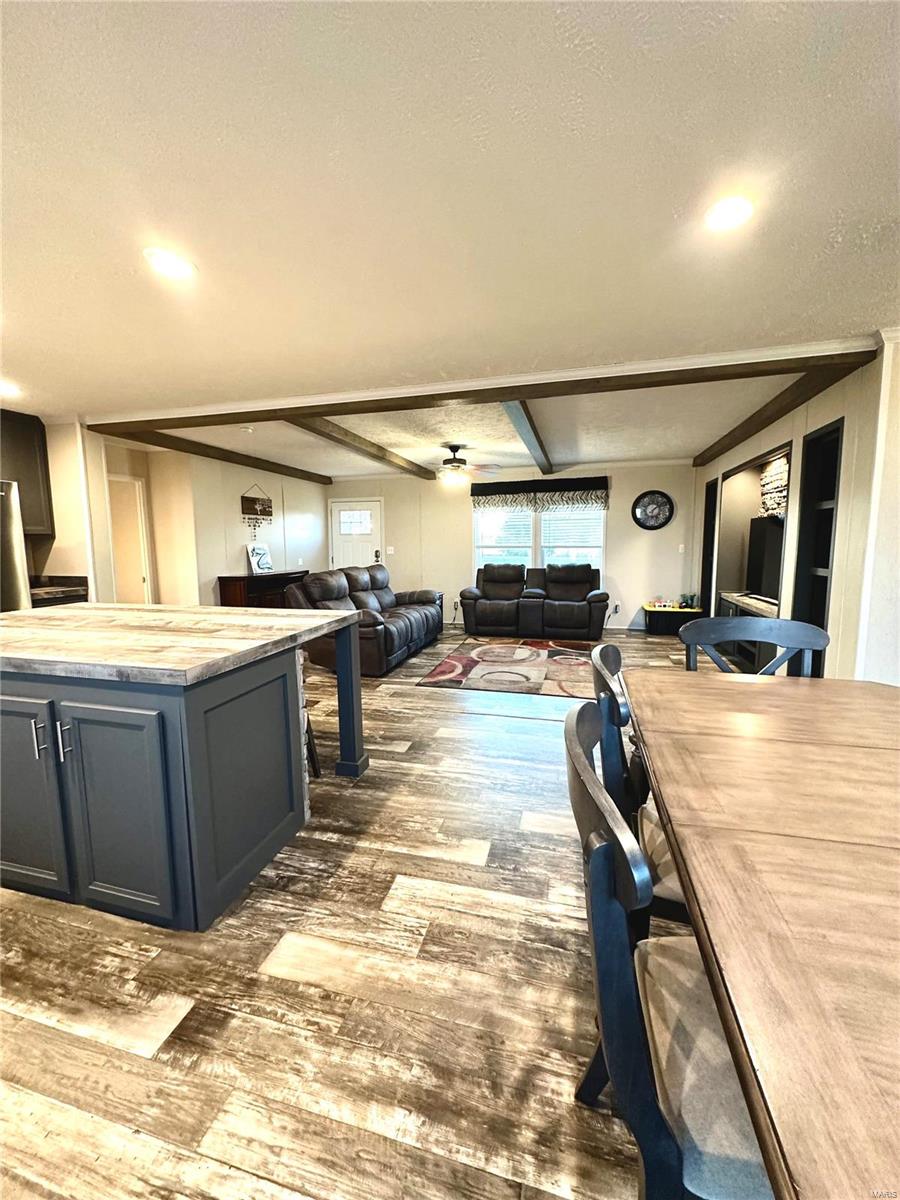 12036 Highway 28 Vichy, MO 65580 - Photo 10 of 32