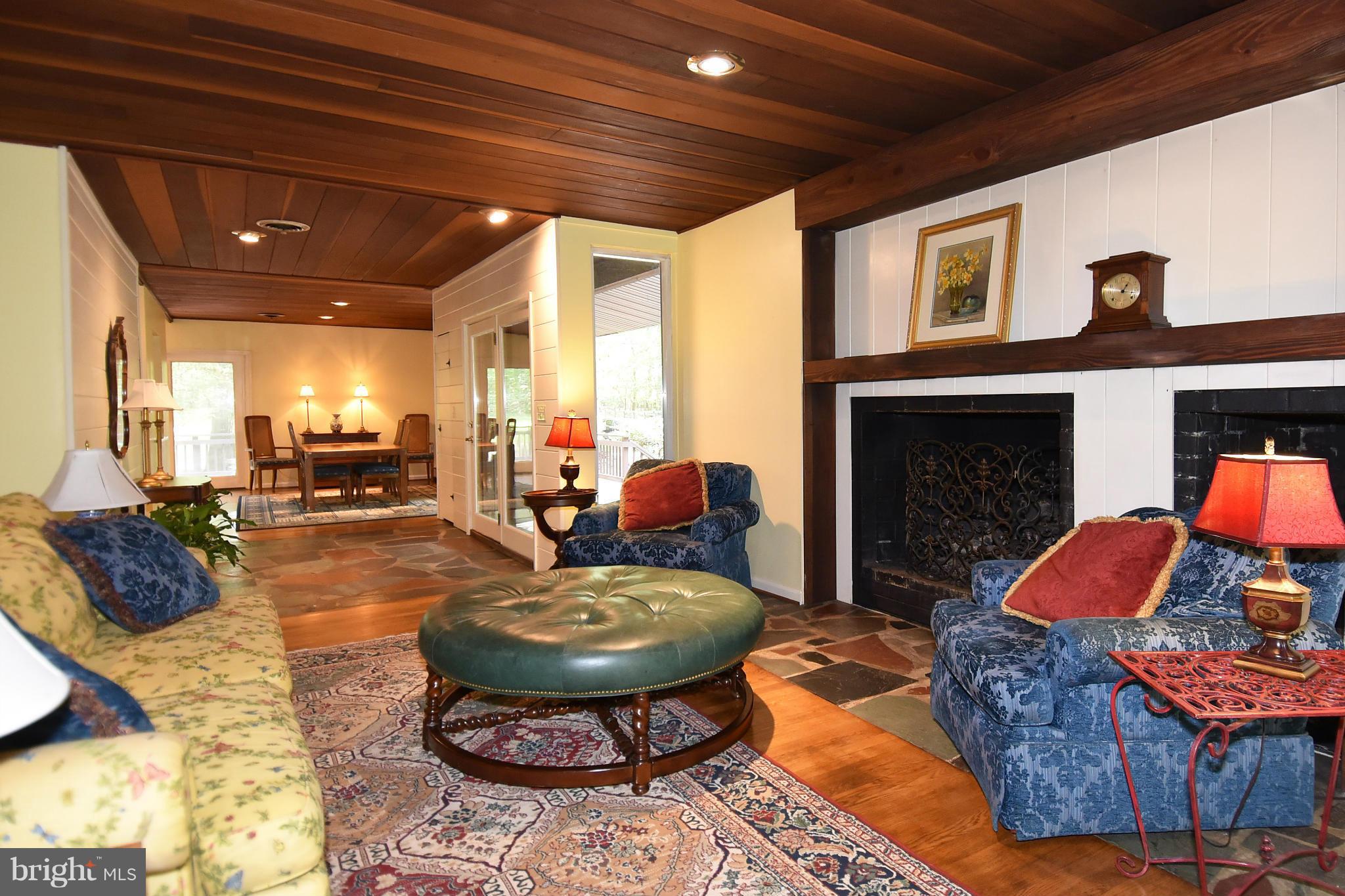 820 Bryan Point Road Accokeek, MD 20607 - Photo 11 of 30 Living Room