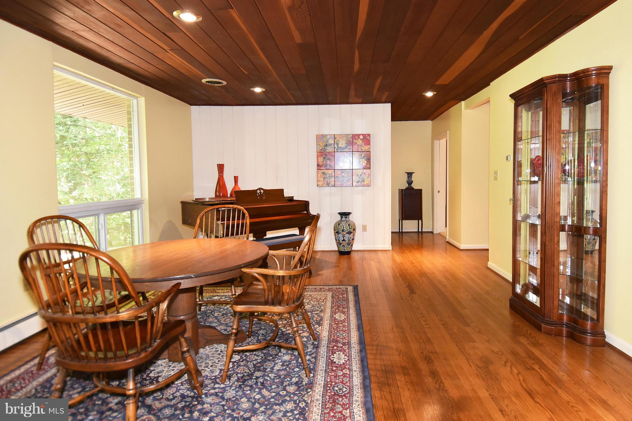 820 Bryan Point Road Accokeek, MD 20607 - Photo 12 of 30 Living Room