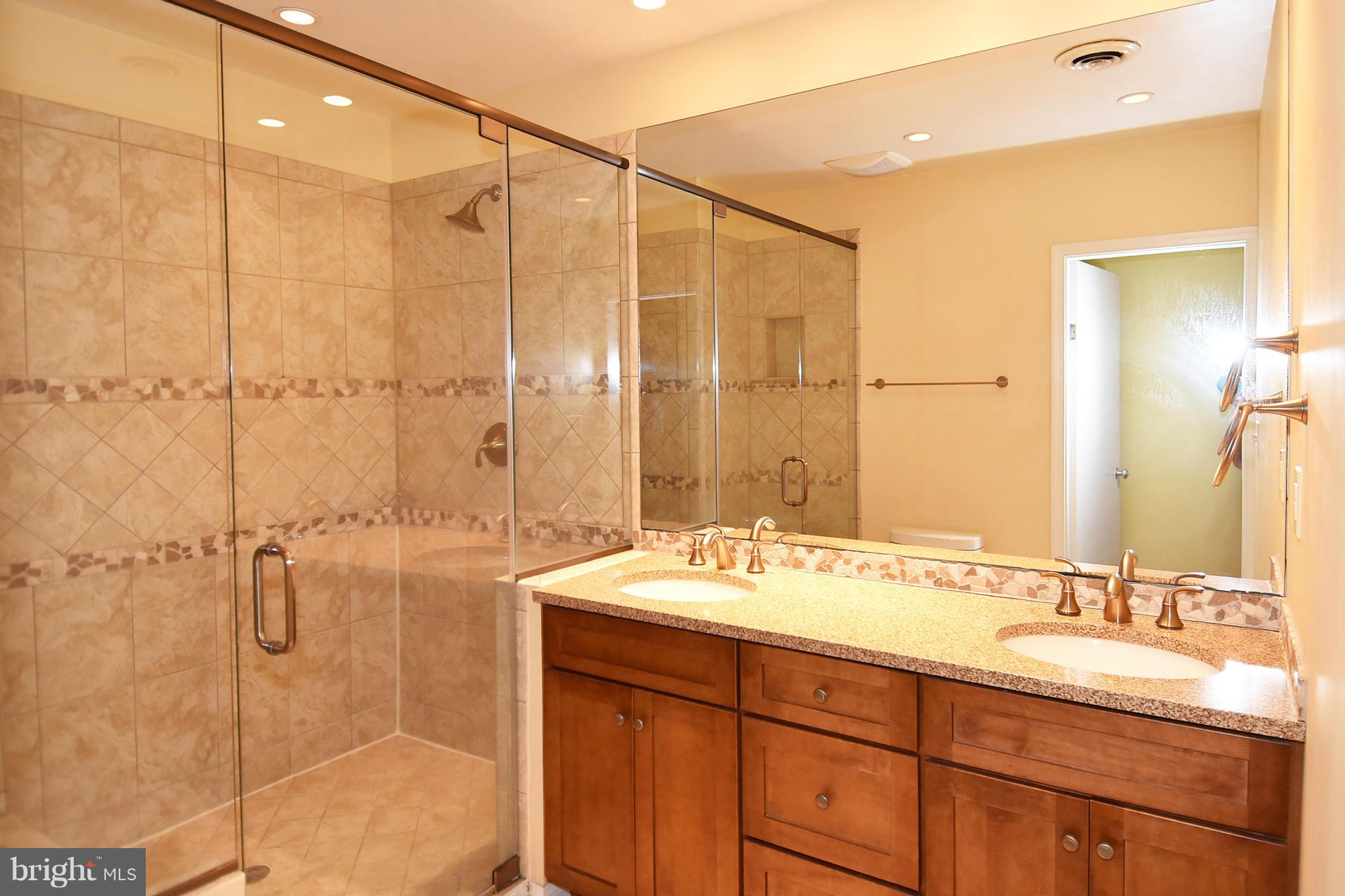 820 Bryan Point Road Accokeek, MD 20607 - Photo 22 of 30 Bath (Master)