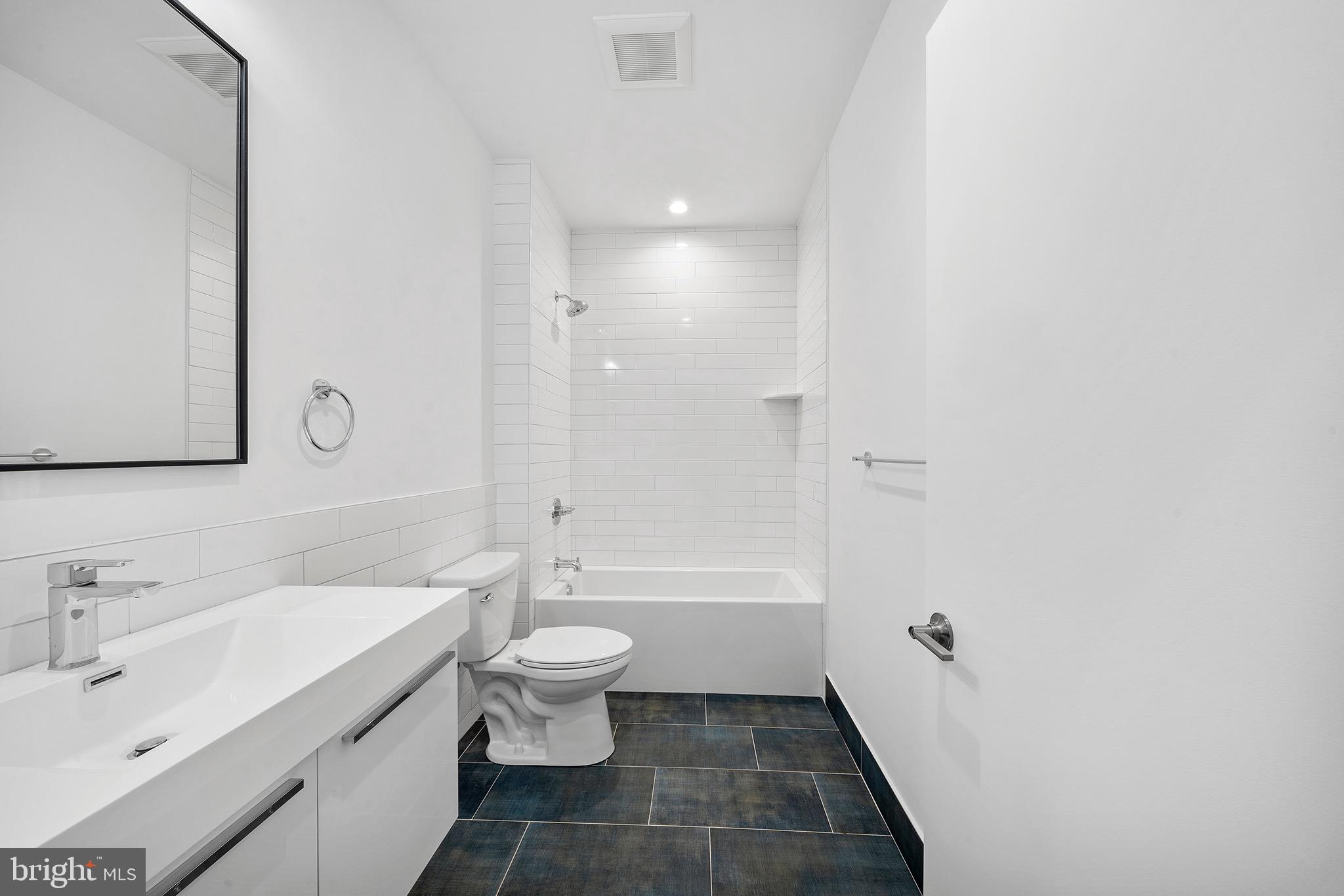 240 Tasker Street Philadelphia, PA 19148 - Photo 18 of 39 Gallery Image 18
