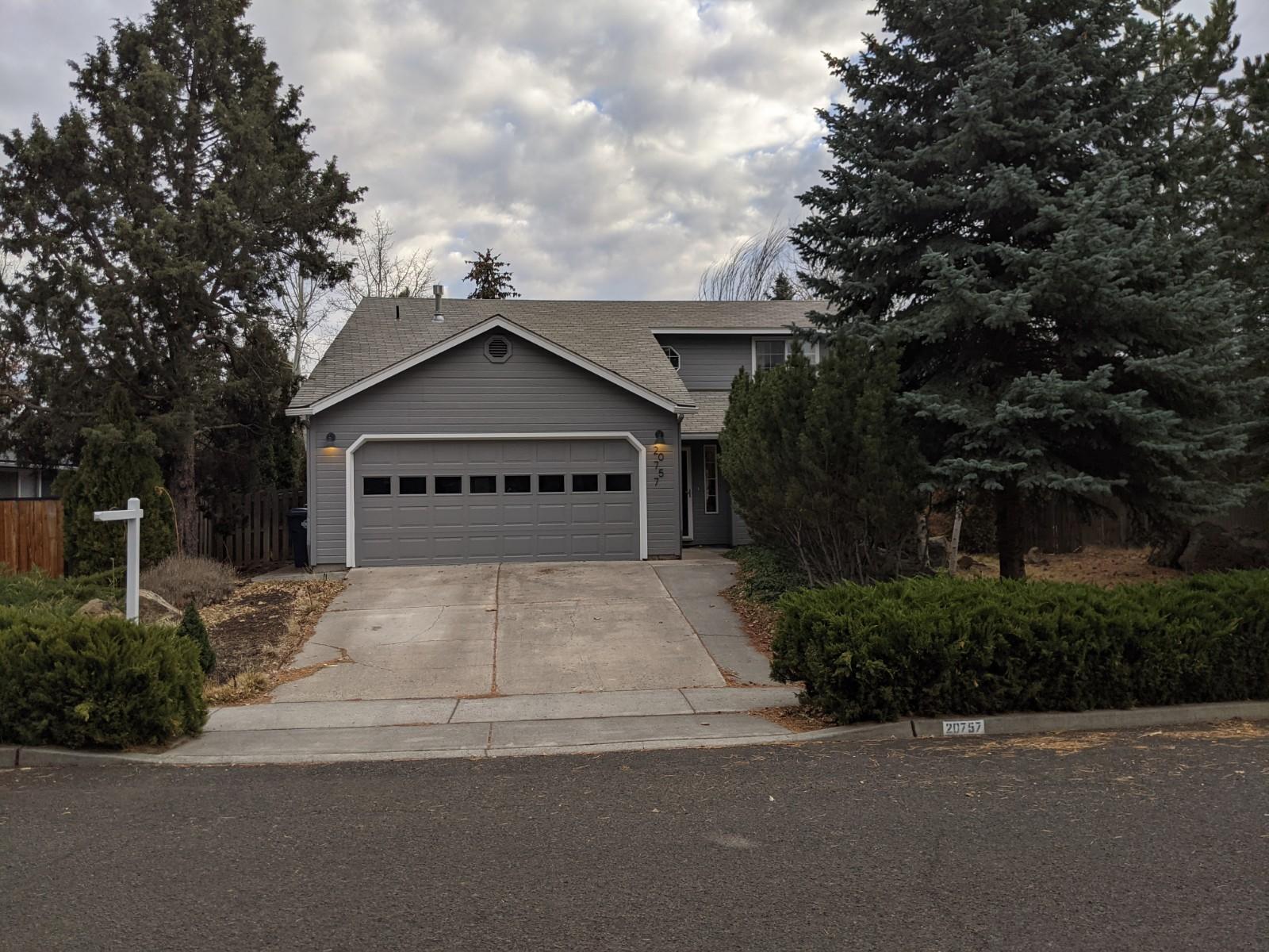 20757 Gallop Road Bend, OR 97701 - Photo 40 of 42 PXL_20201203_230750871