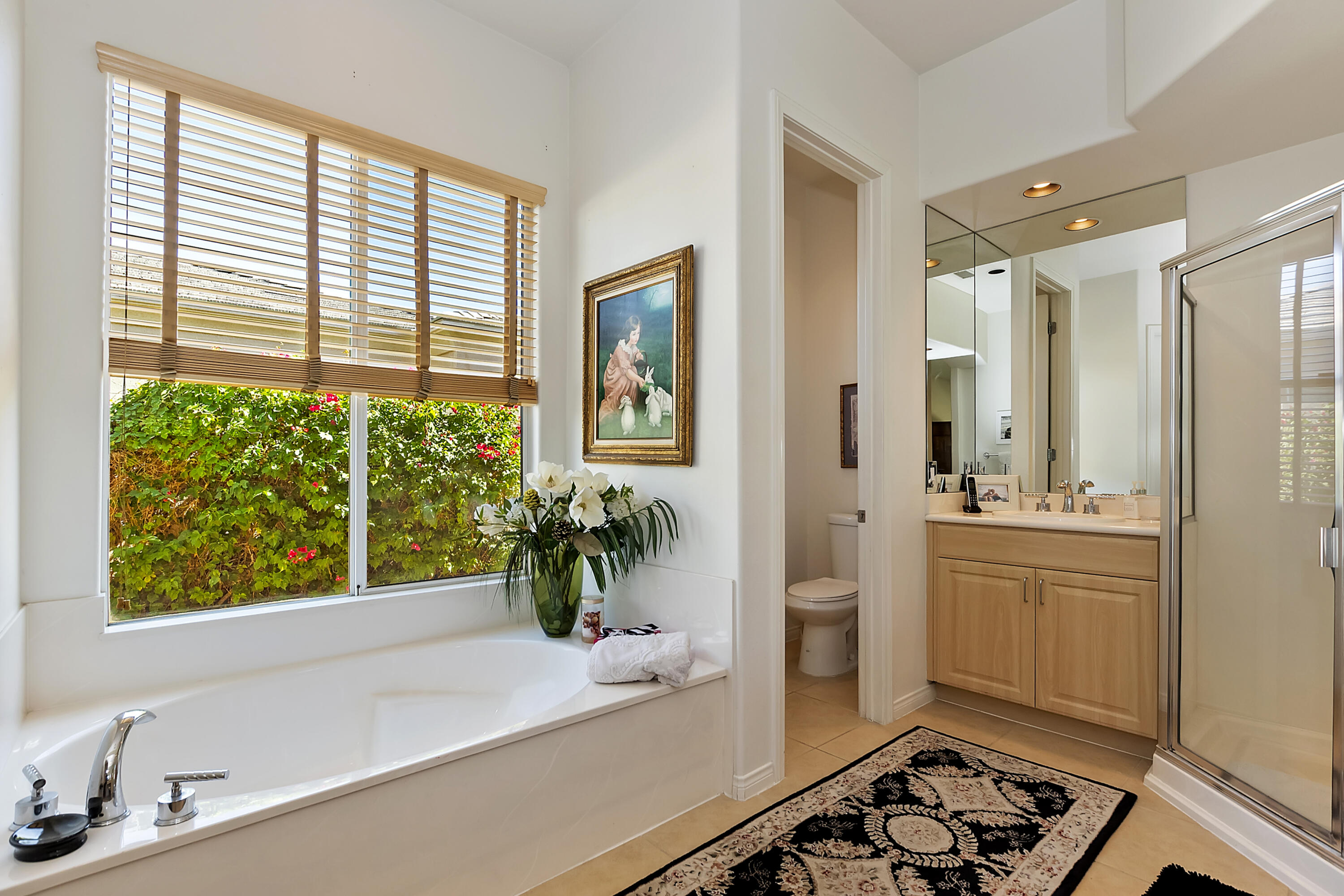 60 Victor Hugo Road Rancho Mirage, CA 92270 - Photo 29 of 44 a room with window and tub