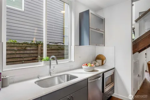 $899,000 | 1415 East Fir Street, Seattle, WA 98122