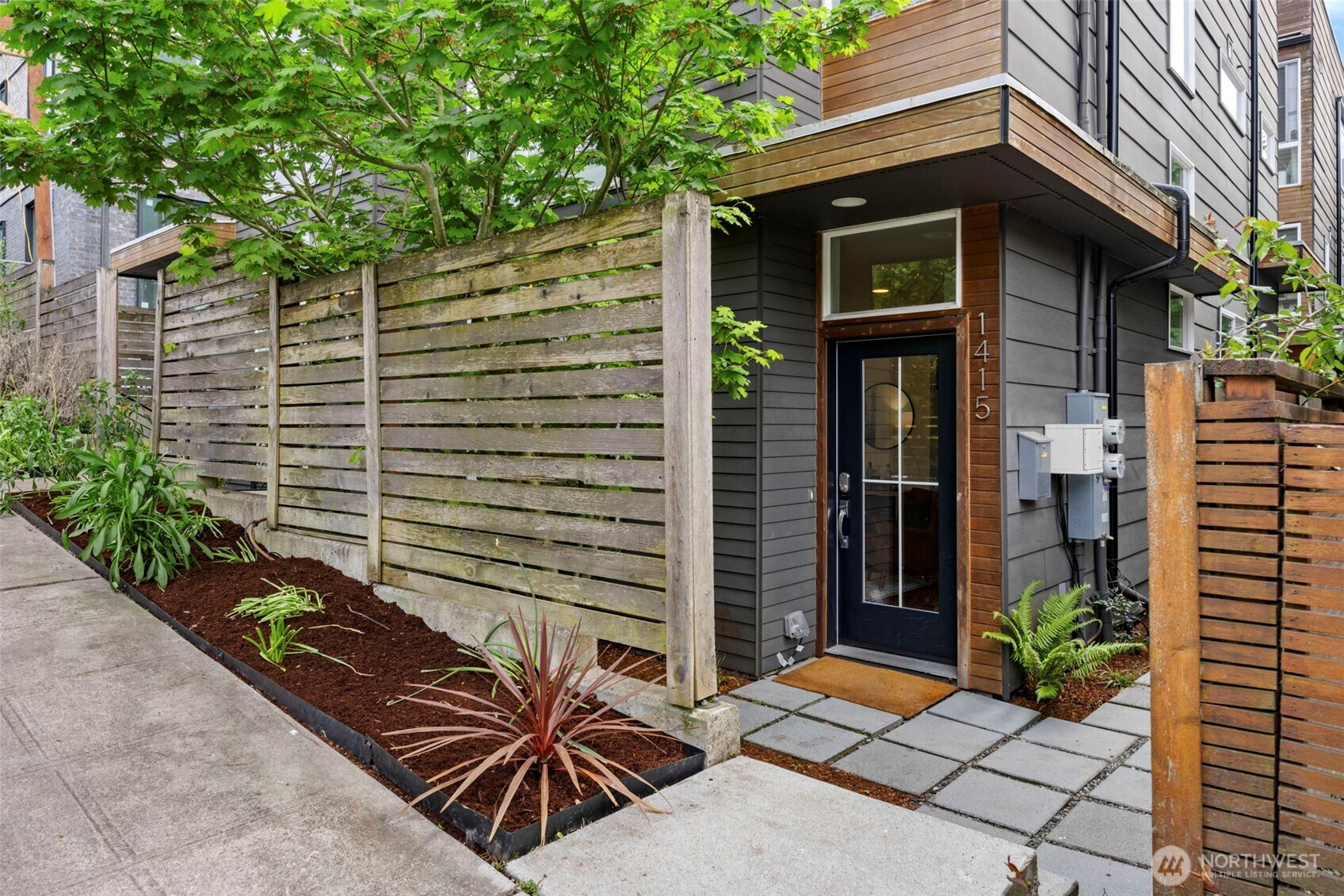 1415 East Fir Street Seattle, WA 98122 - Photo 2 of 38
