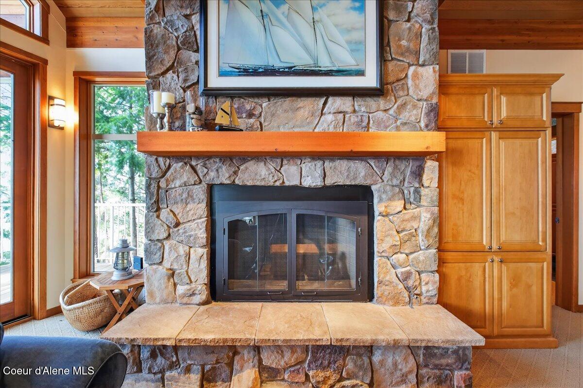 6832 West Half Cir Loop Worley, ID 83876 - Photo 17 of 68 17-Living Room
