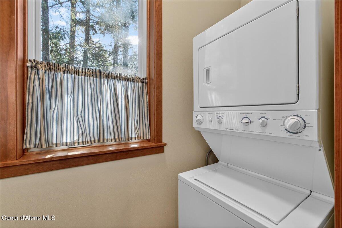 6832 West Half Cir Loop Worley, ID 83876 - Photo 36 of 68 36-Laundry