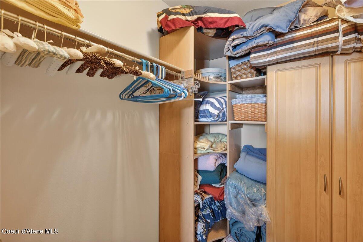 6832 West Half Cir Loop Worley, ID 83876 - Photo 39 of 68 39-Closet