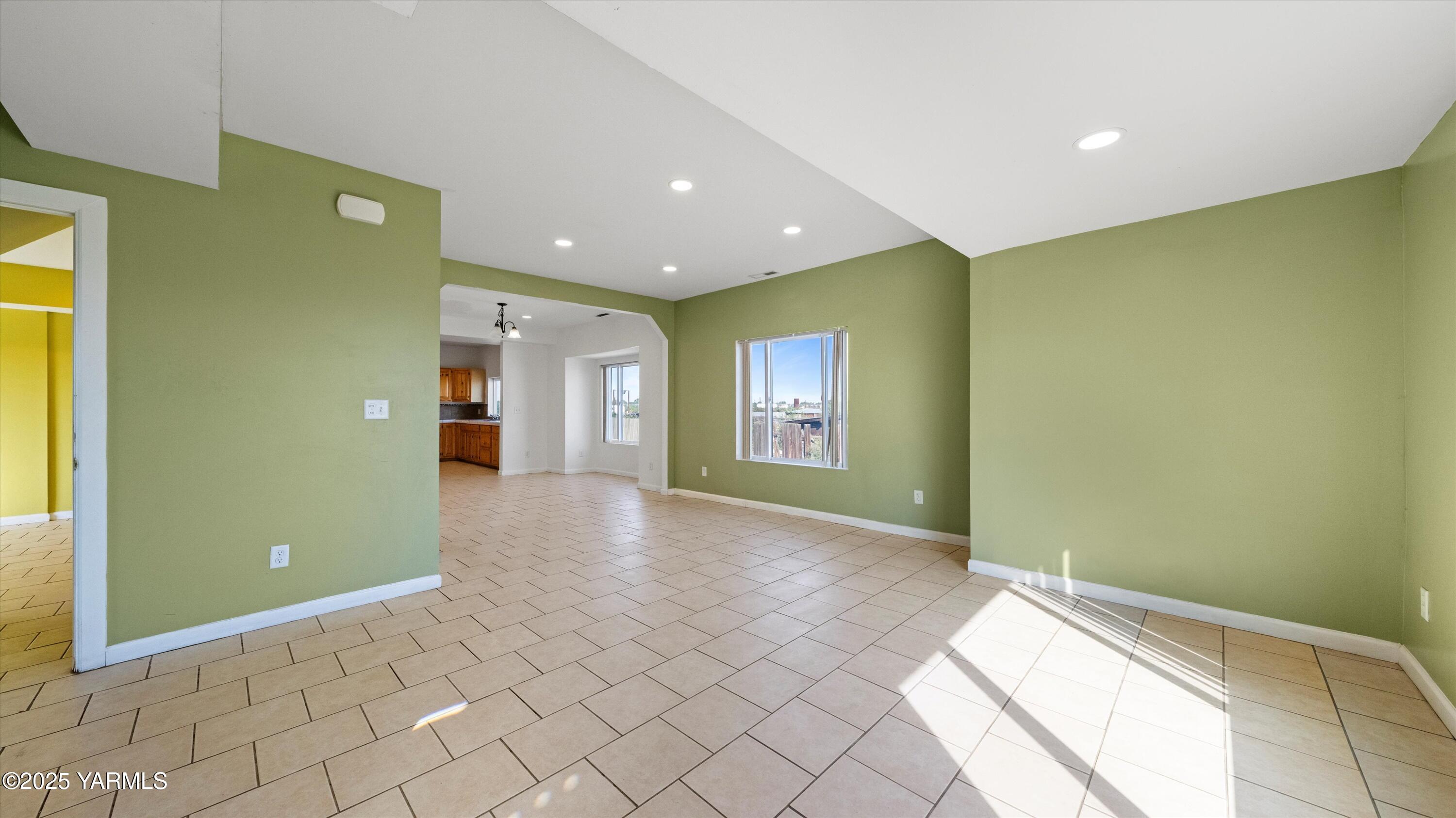 1423 Progressive Road Wapato, WA 98951 - Photo 12 of 24 a view of hallway with a window