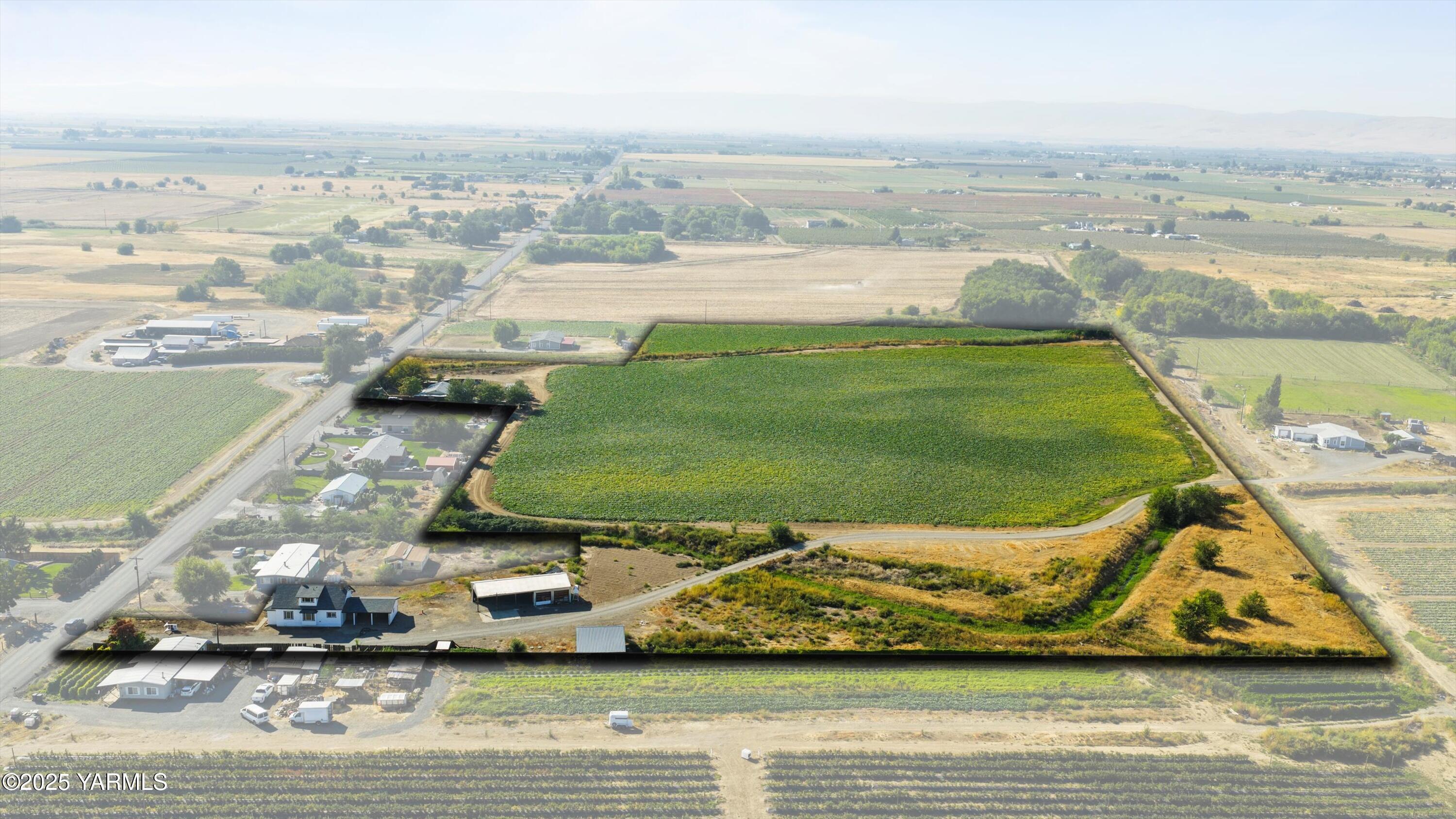 1423 Progressive Road Wapato, WA 98951 - Photo 18 of 24 a view of a ocean view
